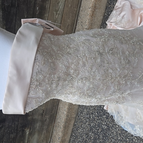 David Tutera For Mon Cherie Isla Wedding Dress - Size 14 A-Line Strapless Beaded - Picture 9 of 16